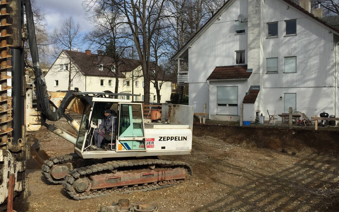 Baubeginn für Mehrfamilienhaus in München-Solln (03/2016)